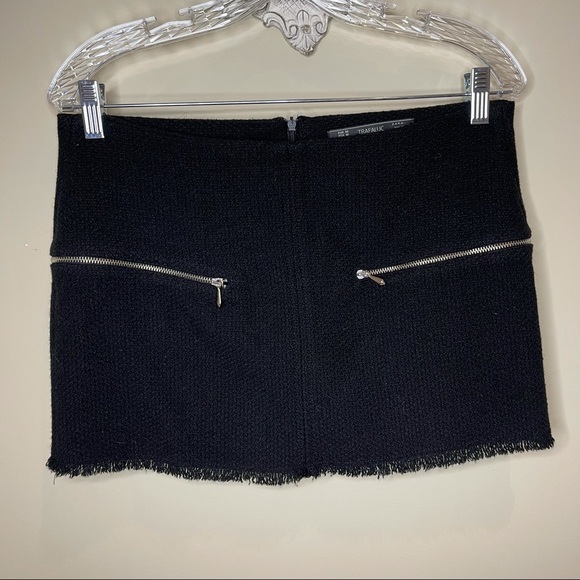 Zara Trafaluc Short Black Raw Edge Wool Blend Skirt. R-8 - Picture 1 of 4